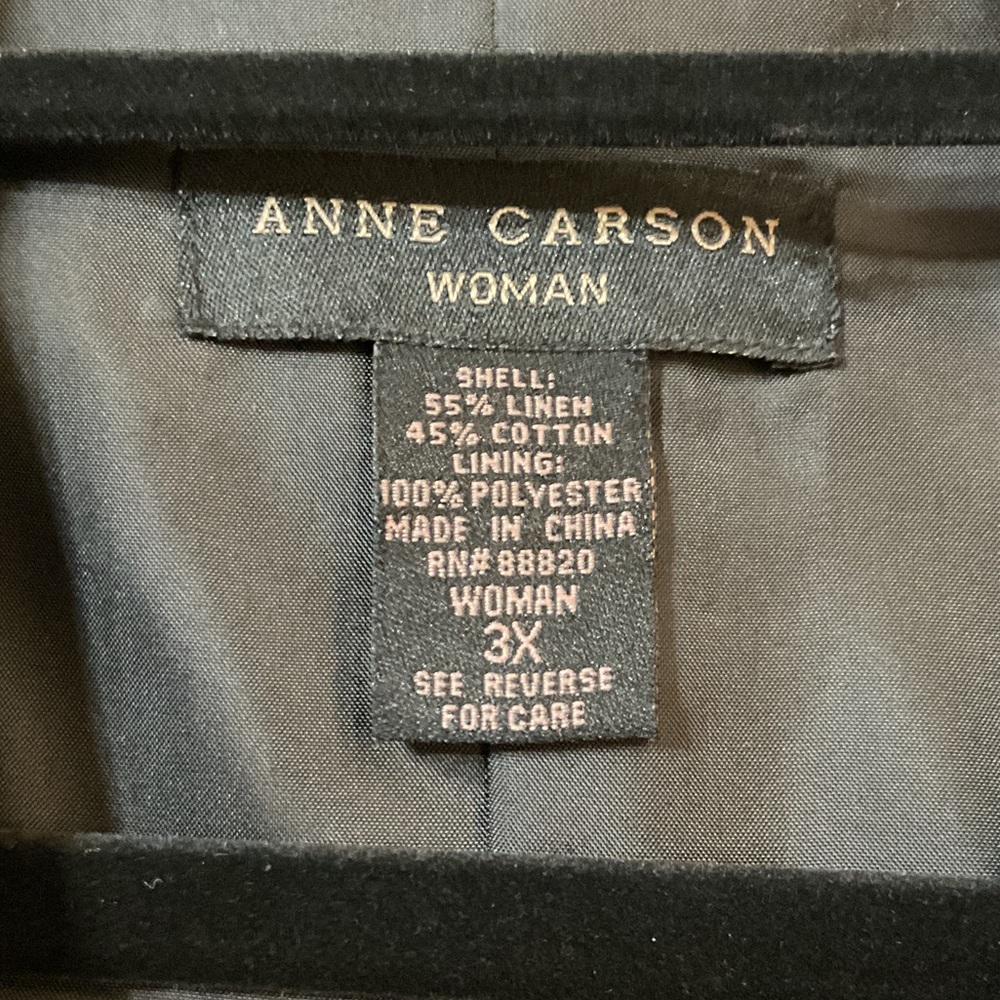Anne Carson Woman 55% linen Black Blazer with Gold Floral Embroidery - Picture 2 of 4
